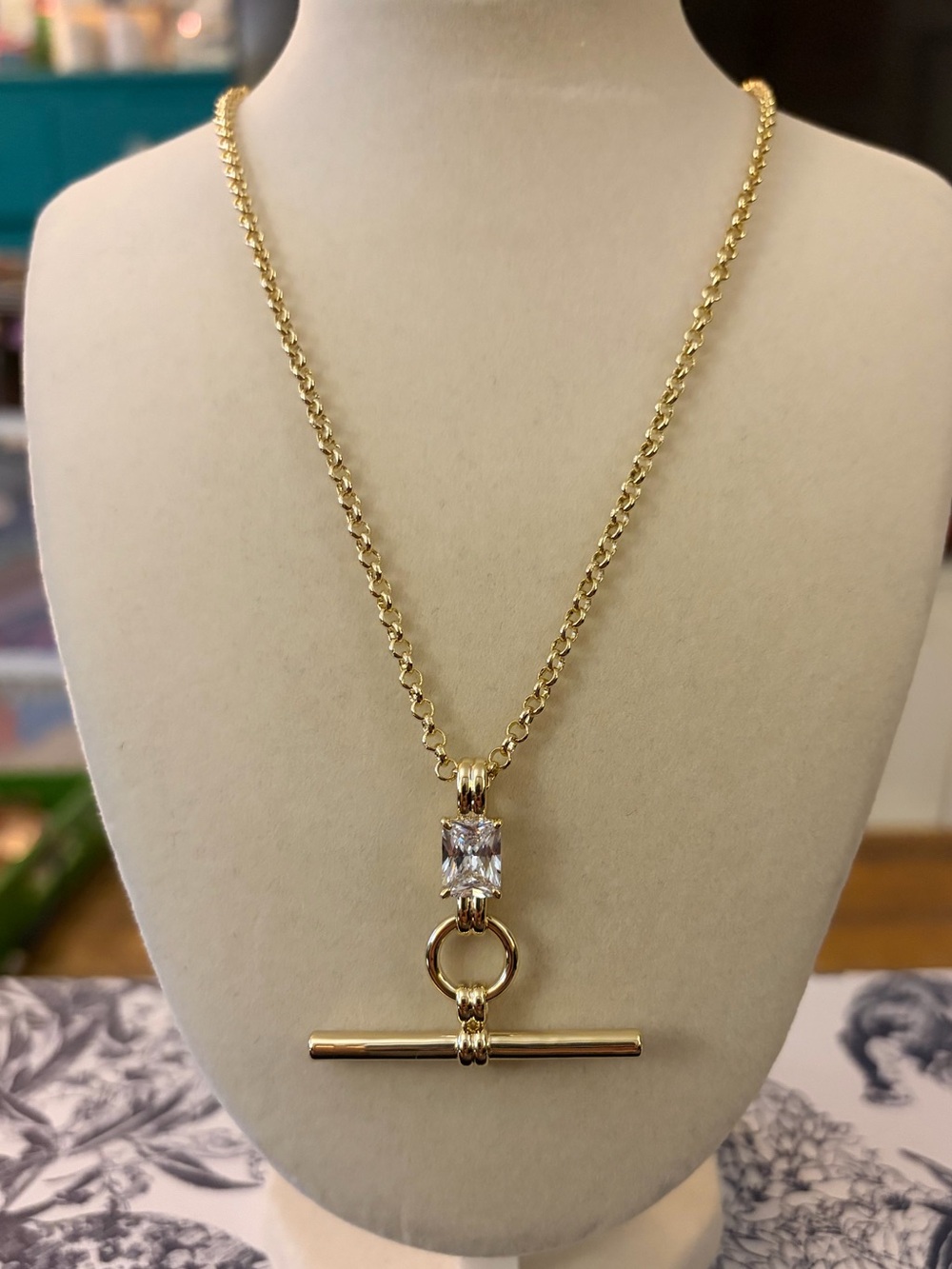 18 K gold-plated STUNNER Toggle Drop Necklace with Crystal Statement pendant